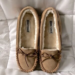 Minnetonka Cally slippers, size 9M, cinnamon